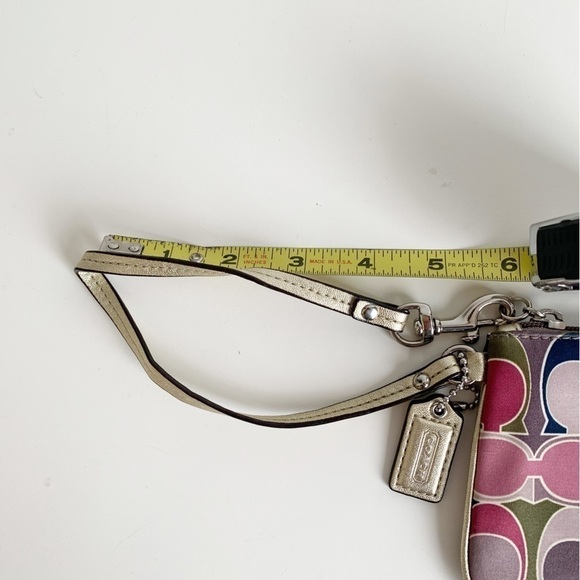 𝅺Coach Signature Logo Corner Zip Wristlet Multicoloured - Picture 10 of 12